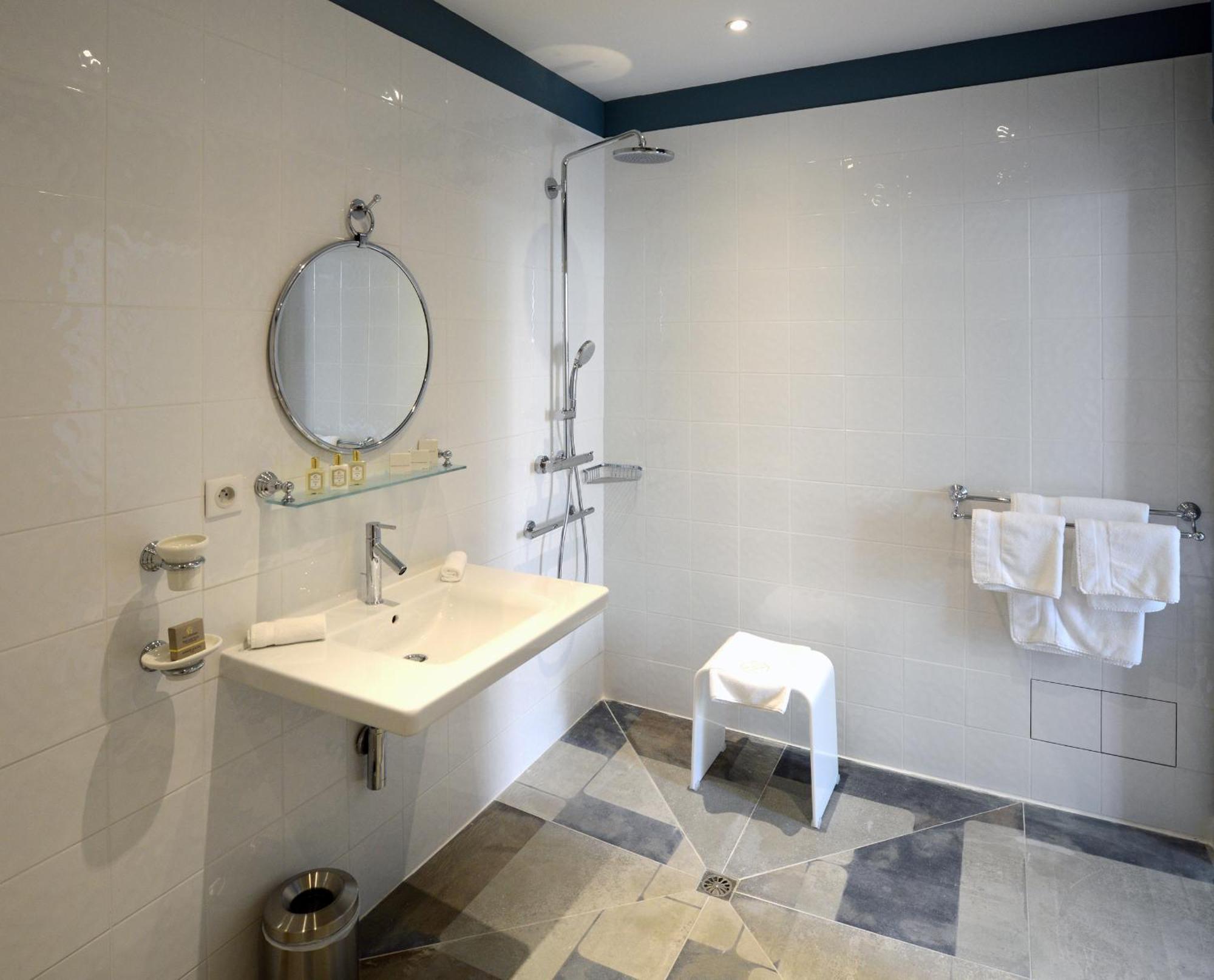 Grand Hotel Henri - Teritoria LʼIsle-sur-la-Sorgue Habitación foto